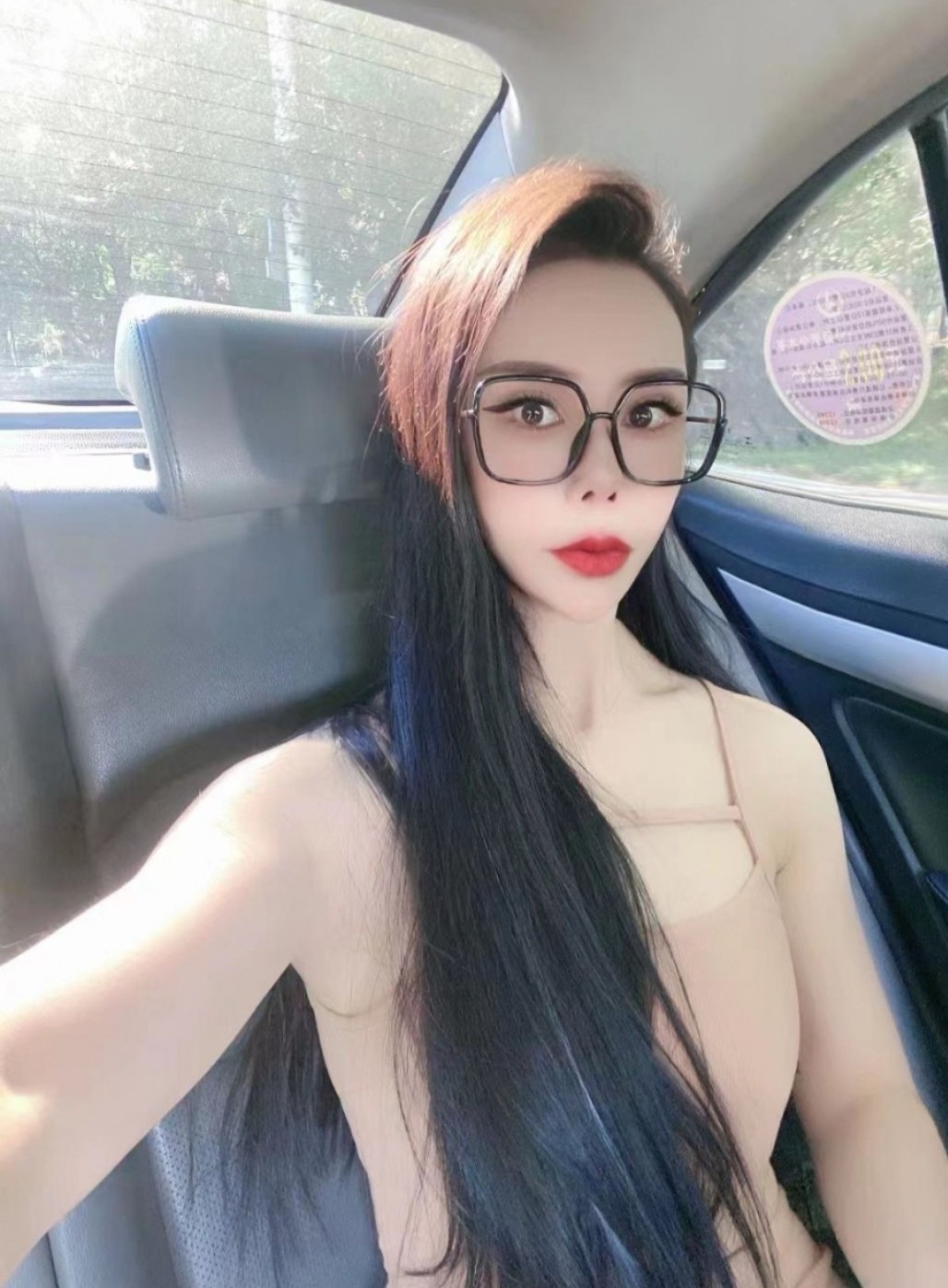 964333_44RJXF6CUQVPWKS.jpg